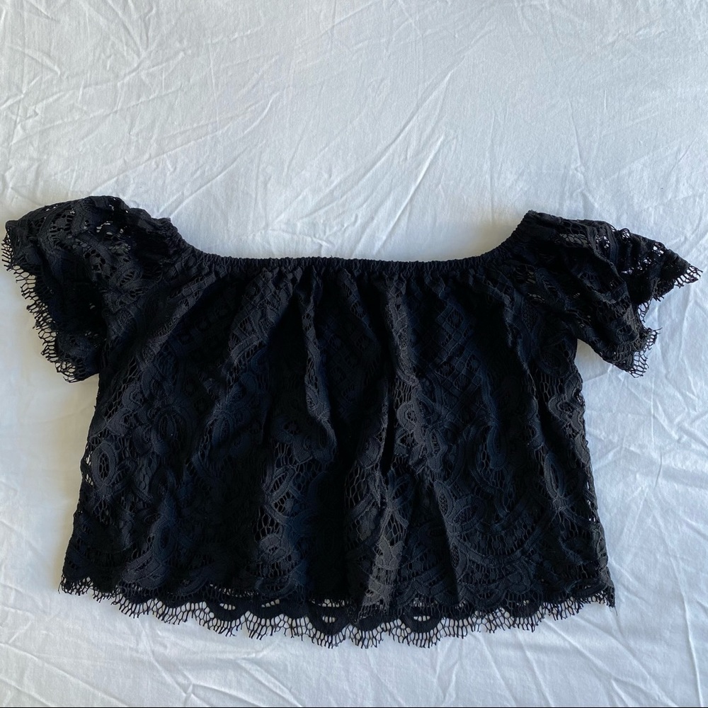 Express Off the Shoulder top🖤